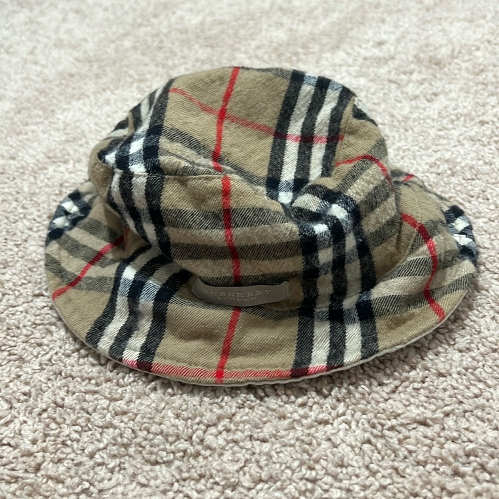 Vintage burberry hat